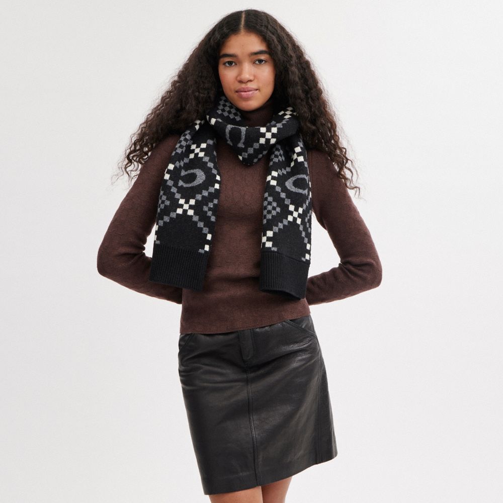 Black Women COACH® Signature Jacquard Muffler Scarf | NZ ILI664